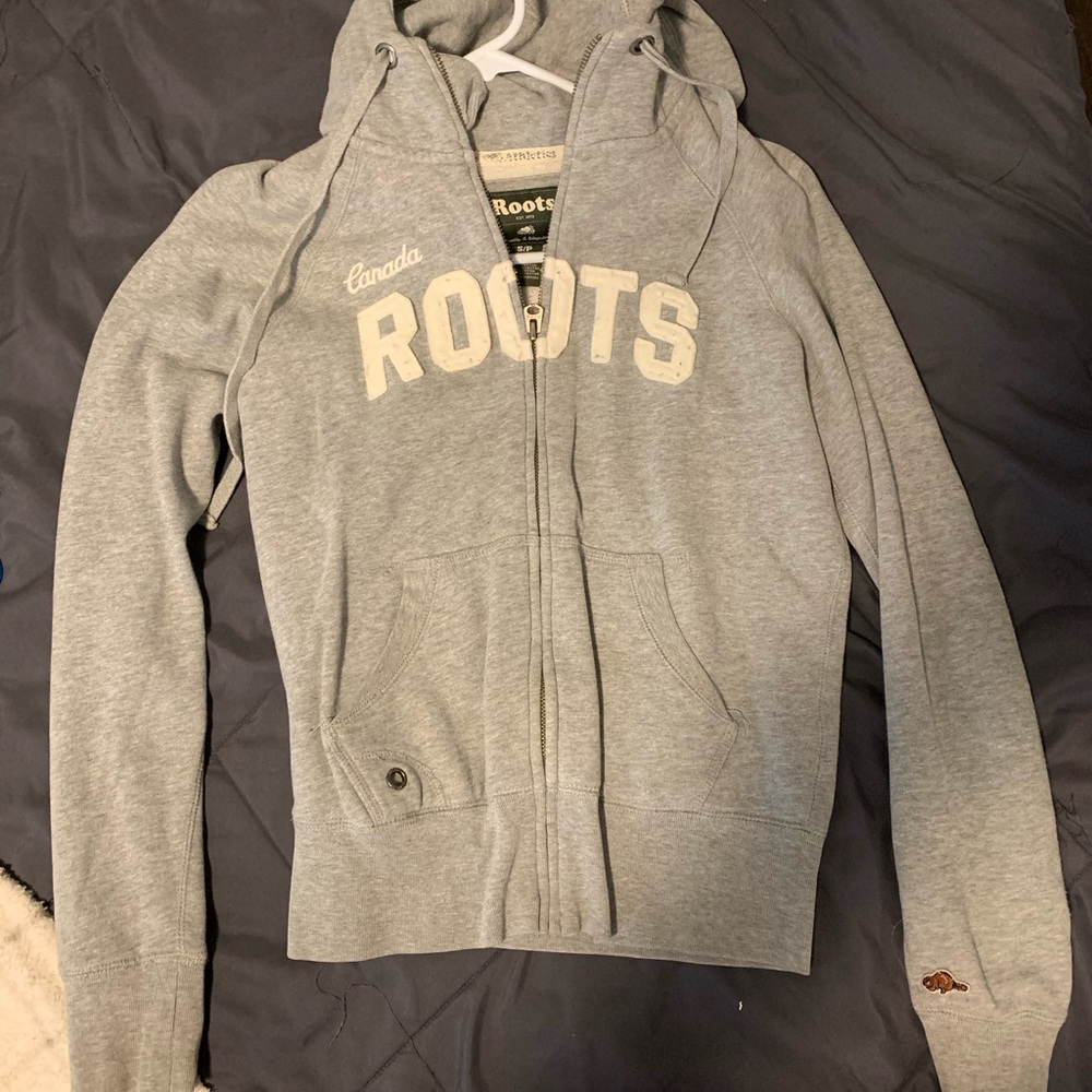 Roots sweater